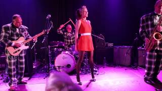 Big Six &amp; Crystal and Runnin&#39; wild - She walks right in (Clarence Brown cover)