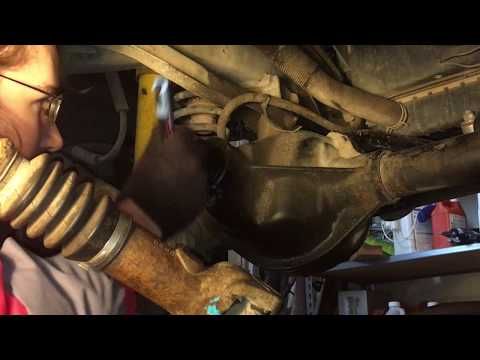 How to replace front differential pinion seal on a Jeep Wrangler (The Hard Way) Part 1
