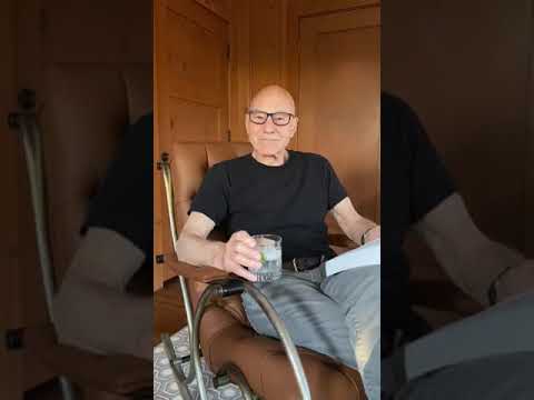 Poetry: Sonnet 29 by William Shakespeare || Sir Patrick Stewart (2020.04.16) #ASonnetADay