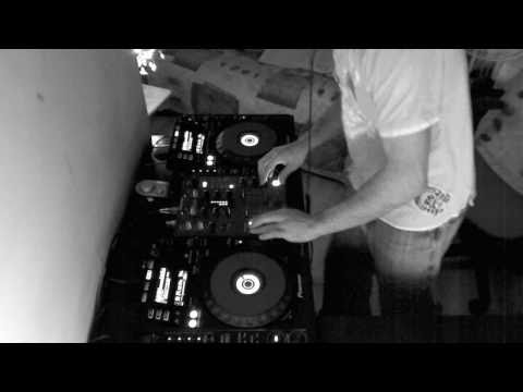 DJ Torqu3's Autumn Progressive House Banger (2010)