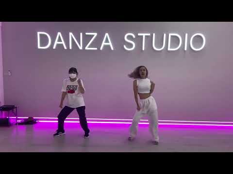 BLACKPINK - lce Cream (with Selena Gomez ) คลาสทดลองเรียน by ครูป๊อป ขอบคุณน้องฟ้าใสด้วยนะคะ