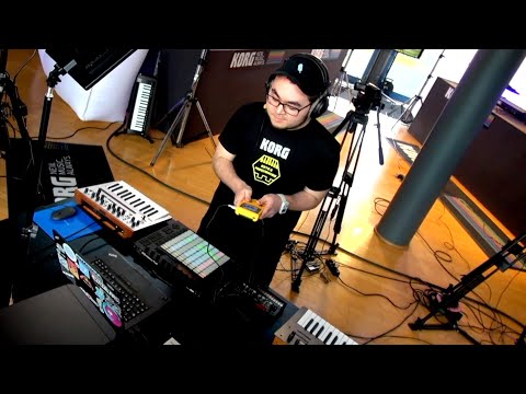 KORG @ Keys & Frequencies: 8-bit Bass Music mit Vault Kid