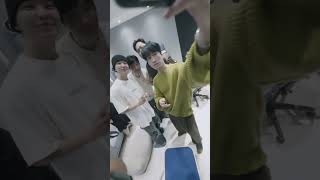 Download lagu EPIK HIGH x HOSHI Screen Time drops today!!! #shorts #epikhigh #hoshi mp3