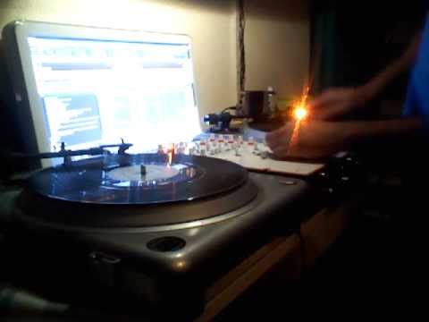 DJ Gillez - Hoodie op (remix)