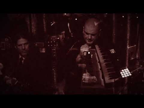 En Minor - Mausoleums - Official music video