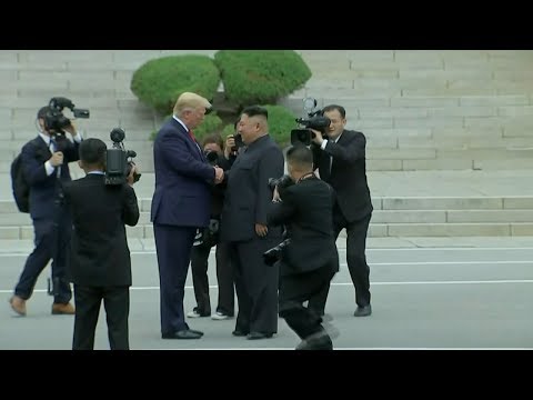 Trump se torna o 1º presidente dos EUA a pisar na Coreia do Norte