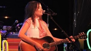 Kacey Musgraves Biscuits live at Floore&#39;s Country Store
