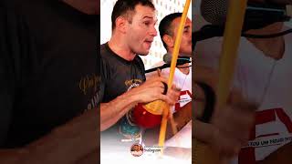 Na beira do mar na areia - Pitoco #capoeira #shorts Música do Mestre Esquilo