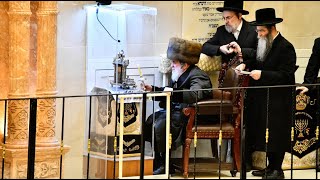הדלקת נר ראשון דחנוכה של האדמו"ר מויז'ניץ - תשפ"ו | Viznitzer Rebbe First Night Chanukah - 2025