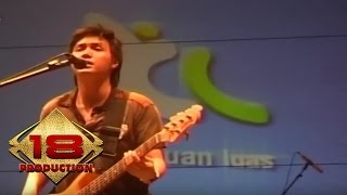 Download lagu Jikustik - Putri (Live Konser Banjarmasin 3 September 2007) mp3