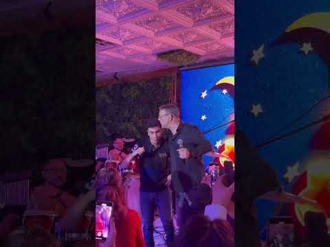 Samyar Khazaei performs a duet song with Mehrdad Asemani called: Jonoobiha at Chef Reza (Toronto)