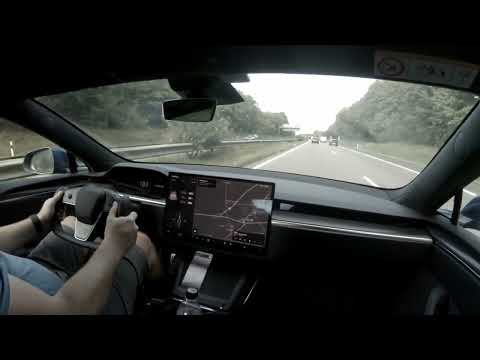 Unmodified Tesla Model S Plaid top speed run in track mode on the Autobahn.