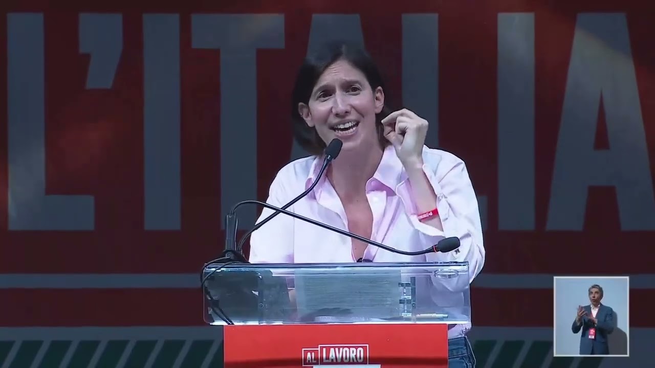 ELLY SCHLEIN INTERVIENE ALLA MANIFESTAZIONE DEL CAMPO LARGO A NAPOLI