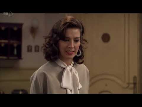 Amar C474 - Cristina recibe la orina de Olivia en la pensión