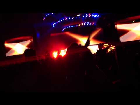 Calvin Harris - Bounce (Lollapalooza 2012) HD