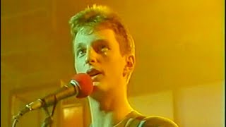 Billy Bragg - The Busy Girl Buys Beauty - Live 1984 HD