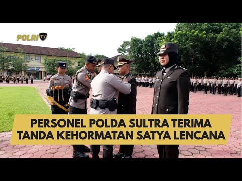 PERSONEL POLDA SULTRA TERIMA TANDA KEHORMATAN SATYA LENCANA