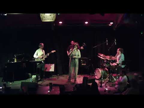 Carolina Lelis - Corcovado