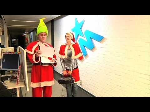 Een uur kerstsongs door Peter Van de Veire.