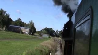 preview picture of video 'Wyjazd pociągu ze Szreniawy (17.08.2012)'