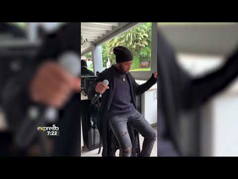 Vusi Nova gives a special performance of ‘Wena’