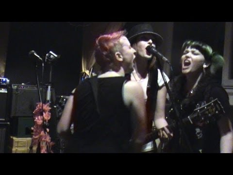 Das Divakollektiv will dich und deine Kröten!