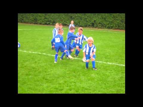 Mini's van SSV'65 spelen tegen Apollo'69 (1)