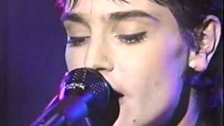 Sinead O&#39;Connor sings &quot;John, I Love You&quot; to Jon Stewart