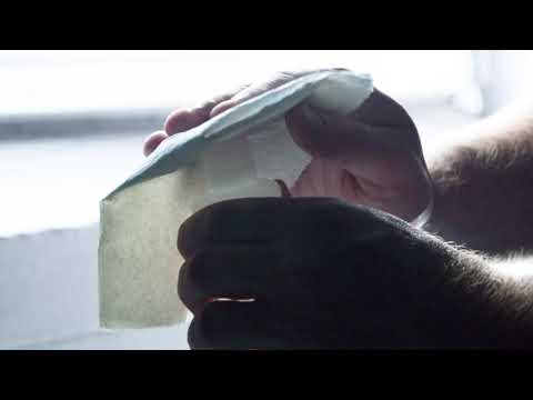 3 Ways to Remove Adhesive from Glass