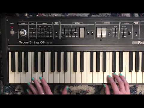 Roland Strings RS-09 (issue)