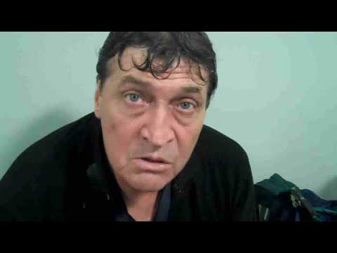 Julio César Falcioni, ya más tranquilo, en el vesturio de la Bombonera.