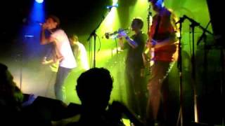 BIG D AND THE KIDS TABLE  -  DIRT LIP / / 5 KIDS DOWN [HD] 17 AUGUST 2010