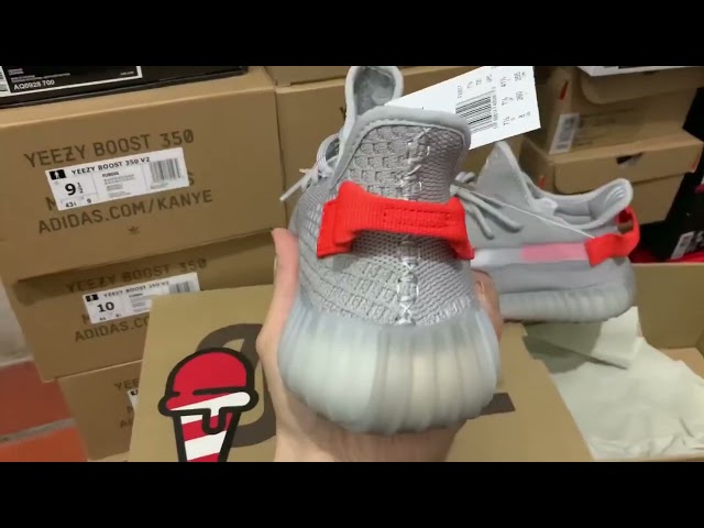 Yeezy 350 v2 TAIL LIGHT