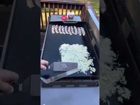 Breakfast On the Blackstone Griddle | Bacon Eggs and Hash Browns