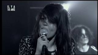 The Dead Weather - Treat me like your mother
