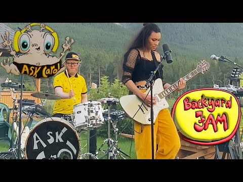 Toxic - Britney Spears (Ask Carol cover Live at the Backyard Jam)