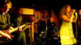 Back It Up - Ana Midón y Miles Away