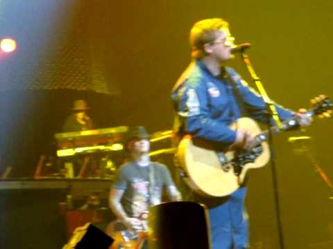 Bubbles & Guns N' Roses - Liquor and Whores (live from Ottawa 2010)