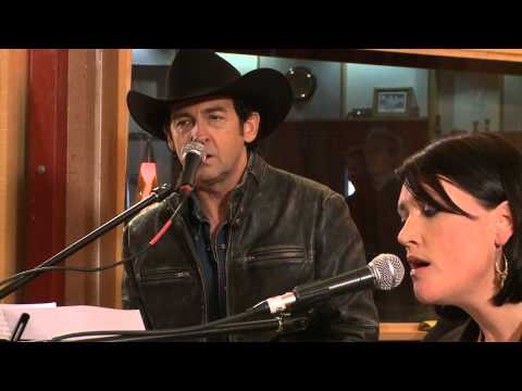 Song Of Australia - Colin Buchanan with Lee Kernaghan & Sara Storer (The Songwriter Sessions DVD)