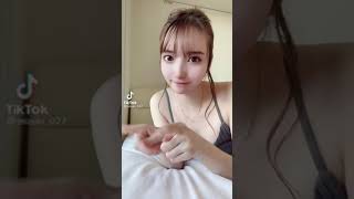 【TikTok】ベッドでおっぱい