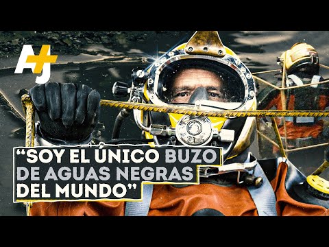 Trabajos raros: buzo de aguas negras | @ajplusespanol
