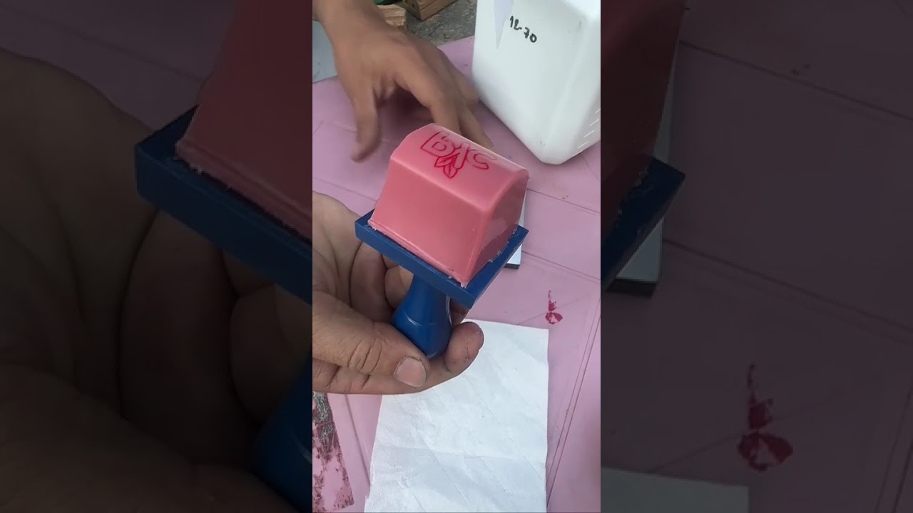 Cetak Tanggal & Logo Kustom di Material Apa Pun atau Permukaan yang Tidak Rata