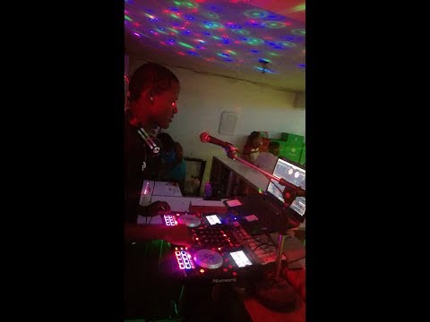 ESTRENO  Nfasis ft Luigui Bleand â€“ La Maquinita low1