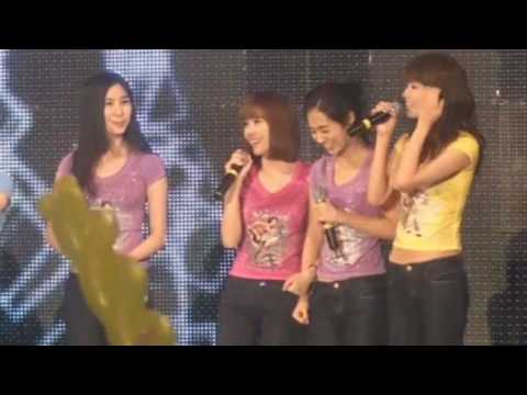 [090503] SNSD Yulsic 율싴 Fancam Moment#11 - Scandalous Butt Slapping (View #2)
