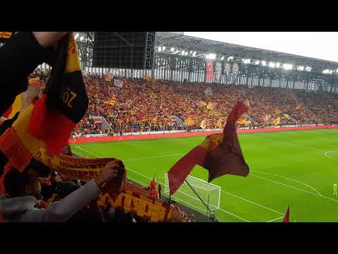 Göztepe Gürsel Aksel Stadı ilk İsyan Marşı