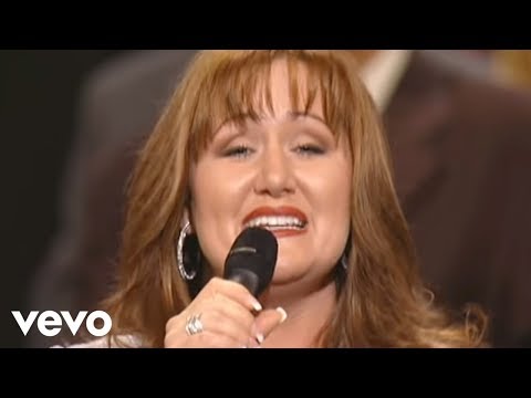 Bill & Gloria Gaither - Onward Christian Soldiers/We're Marching to Zion (Medley) (Live)