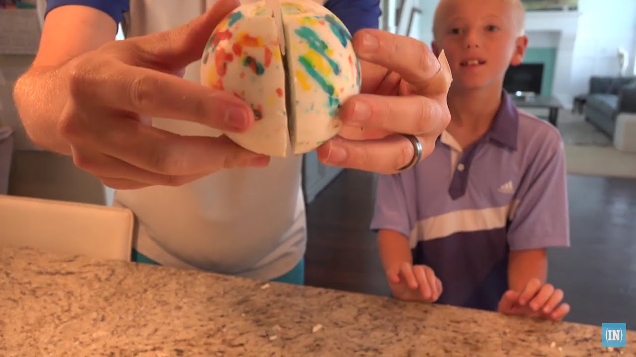 What's inside a Giant Jawbreaker