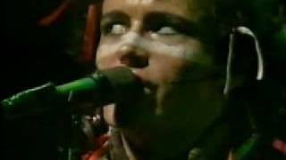 Adam &amp; The Ants, Never trust a man (with egg...), live