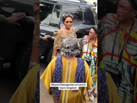 Mama Nabageleka Naye bwatyo bwetuse mu Lubiri Lwe Tooro