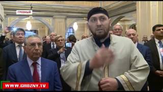 Рамзан Кадыров провел экскурсию по достопримечательностям Грозного для иностранных гостей 